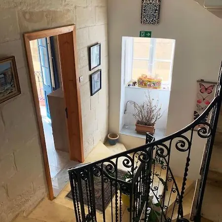 Traditional Maltese Townhouse Very Close To Mdina