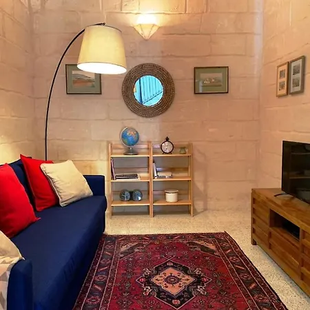 Traditional Maltese Townhouse Very Close To Mdina